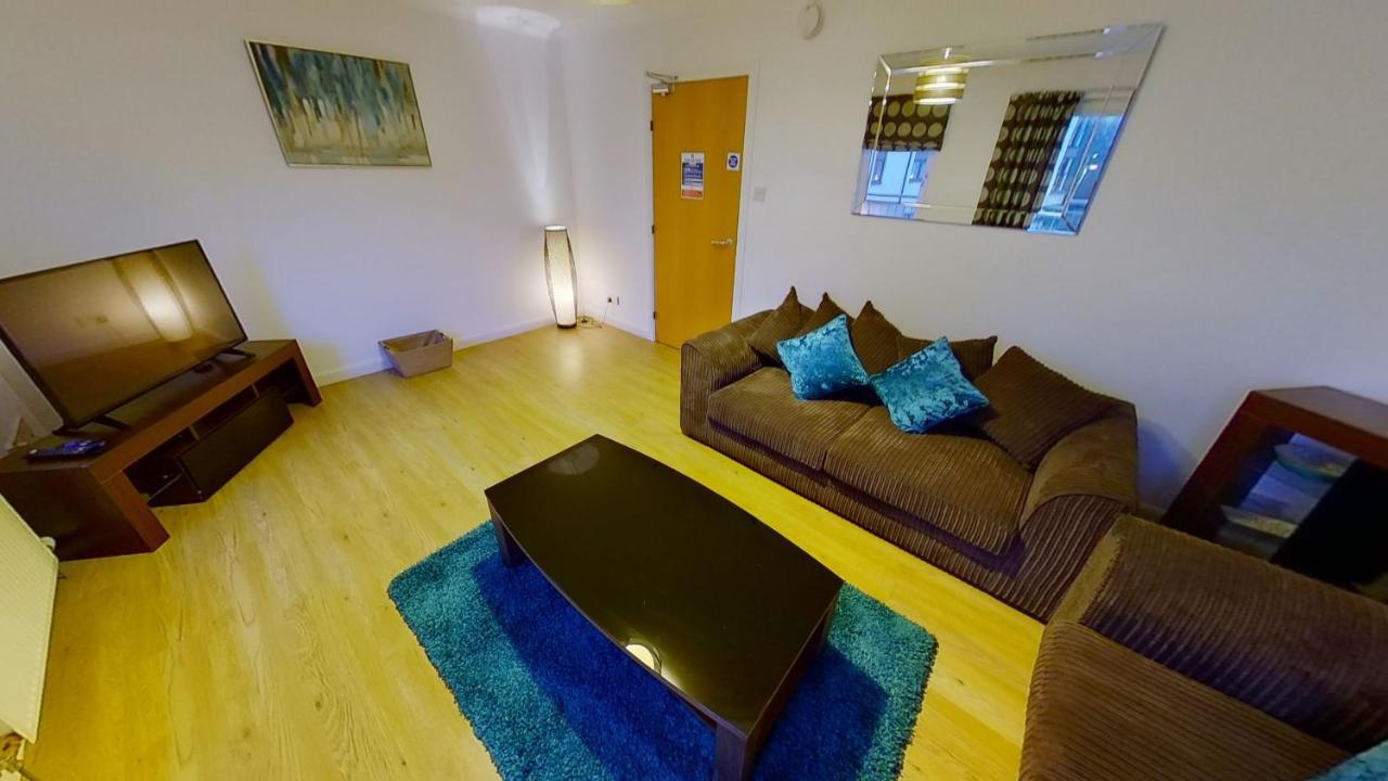 Orange Town House - Shaw Road, Only 6 Minutes To City Centre Aberdeen Exteriör bild